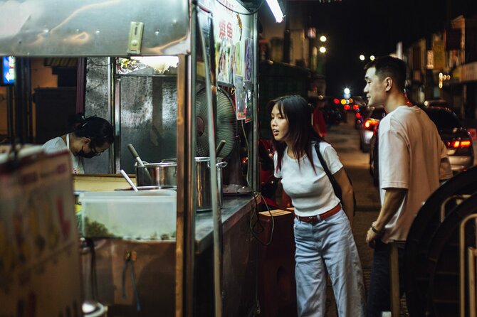 3-Hour Private Street Food Walking Tour in Kuala Lumpur - The iconic seafood-and-satay food street: grilling, smoke, and ordering help