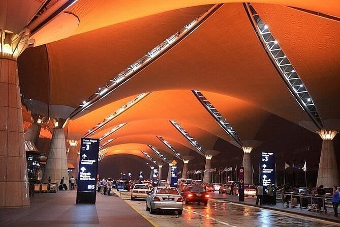AVANI Sepang Goldcoast Resort Hotel TO Kuala Lumpur Hotel Door to Door Transfer - What the Ride Gives You (Beyond Just Getting There)