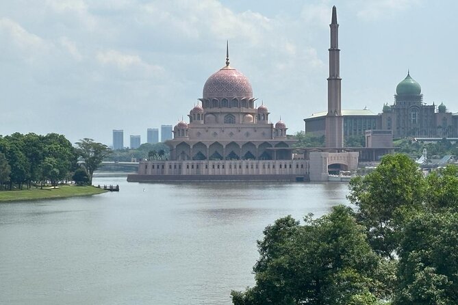 Batu Caves & Putrajaya City Tour - Millennium Monument, Moroccan Pavilion, and Batik CHONG