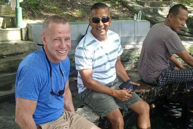 Batu Caves, Waterfalls and Hot Springs Tour With Lunch - Batik and the Art of Buying With Context: Chong Batik or Jadi Batek