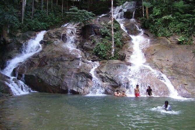 Batu Caves, Waterfalls, Hotspring, Batik & Pewter Tour with Lunch - Batu Caves: the famous climb, temple etiquette, and what to wear