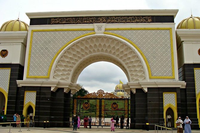 Cruise Shore Excursions: Port Klang - The Petronas Twin Towers stop: the iconic finale (and why it can be worth it)