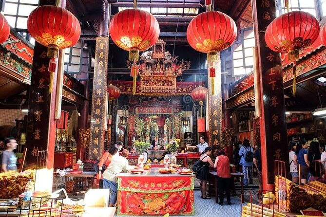 Discover The Best of Kuala Lumpur by Night - Starting Your Night Right: 6:30 Pickup, A/C Comfort, and a Simple Plan