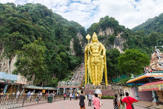 Explore Cameron Highlands: Full-Day Tour with Scenic Batu Caves - Tea Plantation Time: BOH and the Cameron Valley Style of Visits