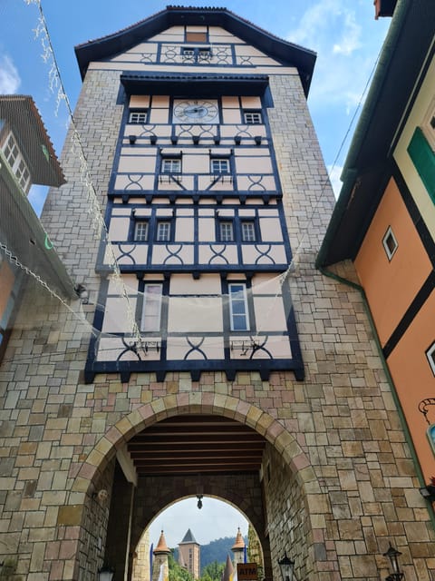 From Kuala Lumpur: Bukit Tinggi Private Day Trip - Food, cafés, and shopping: how to budget your day without stress