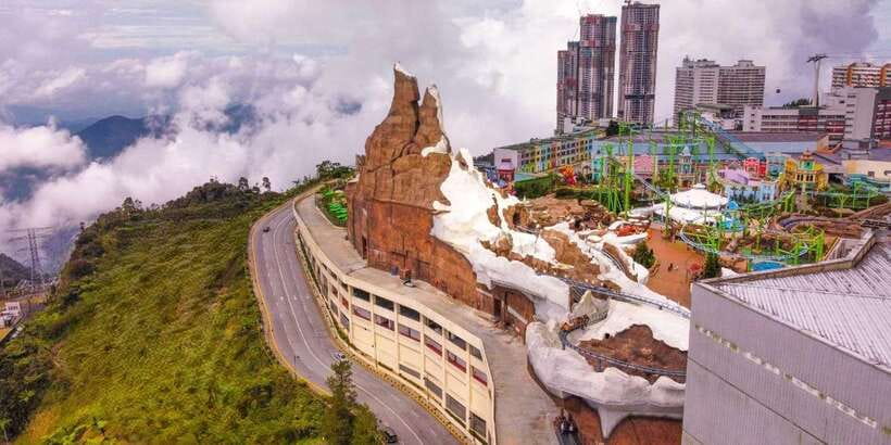 From Kuala Lumpur: Genting Highlands Day Tour & Gondola Ride - Awana Station time: shopping, sightseeing, and flexible wandering