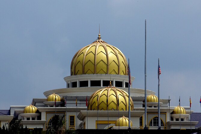 Full Day Kuala Lumpur City Tour with Petronas Twin Tower Tickets - Petronas Twin Towers: the 88th-floor skybridge moment