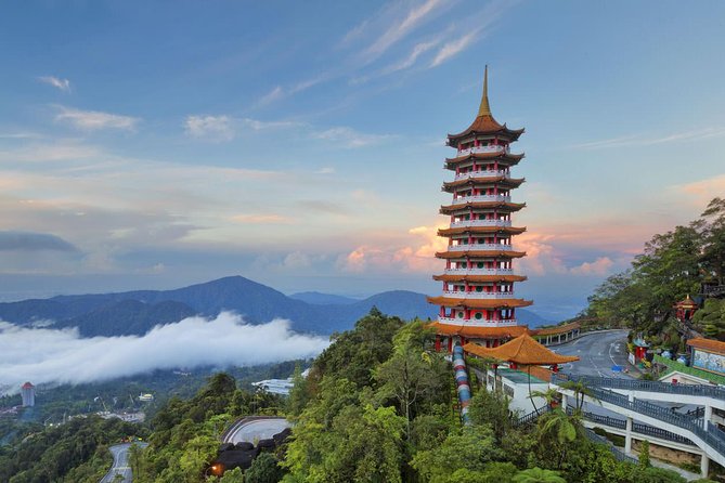 Genting Highlands & Batu Caves Day Tour + Chin Swee Temple - Batu Caves: Hindu caves, stair climb, and upper-cave views