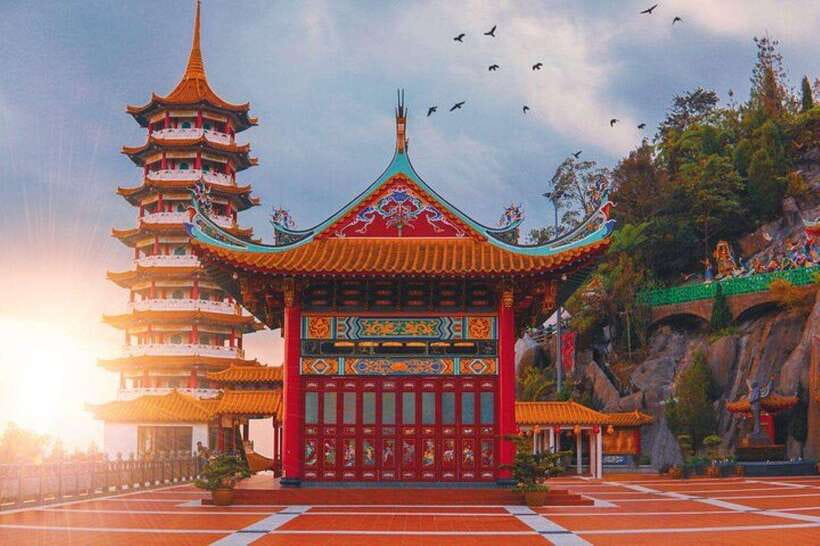 Genting Highlands Private Day Trip with Batu Caves - Private Transport From Kuala Lumpur: Driver, Pickup Radius, and Timing