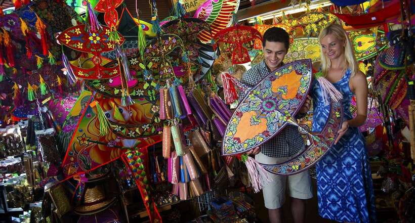Kuala Lumpur: 4-Hour Authentic Local Markets & Event Tour - Chinatown shopping: bargaining for cheaper souvenirs