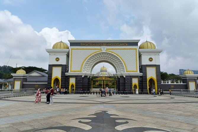 Kuala Lumpur Airport Transfer - Price value: what $43 per group buys you in Kuala Lumpur