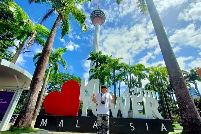 Kuala Lumpur Airport Transit Tour (4 hours) - National Mosque (Masjid Negara): a calm 30 minutes