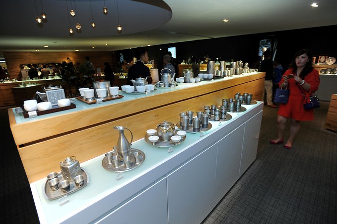 Kuala Lumpur Batu Caves & Countryside Tour - Royal Selangor Visitor Centre: pewter craftsmanship and design talk