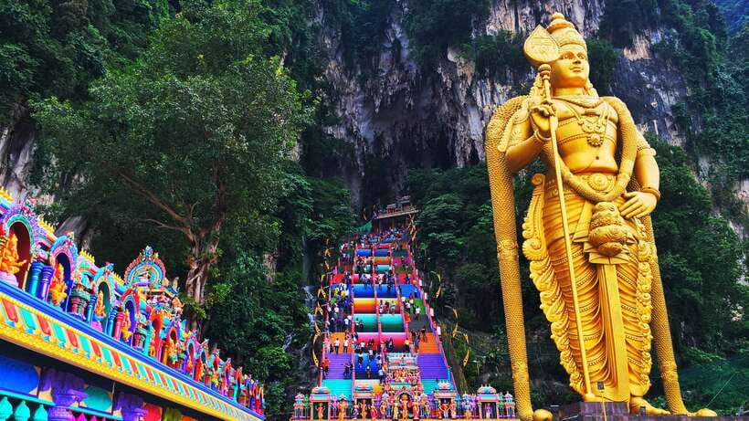 Kuala Lumpur: Batu Caves & Historic Buildings Tour - Batu Caves: climbing to Lord Murugan, then seeing Cathedral Cave