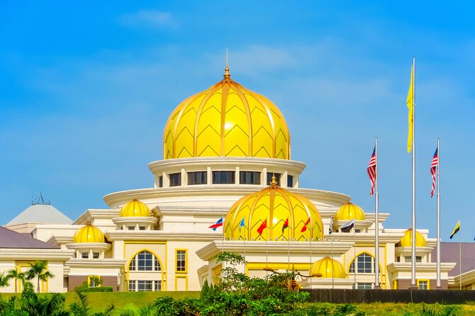 Kuala Lumpur City & Batu Caves Temple Private Tour - Sultan Abdul Samad Building: a fast photo in the colonial core