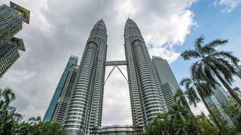 Kuala Lumpur: City Highlights, Batu Caves, and Malacca Tour - Price and Value: Is $115 Fair for a Full-Day KL plus Malacca Run?