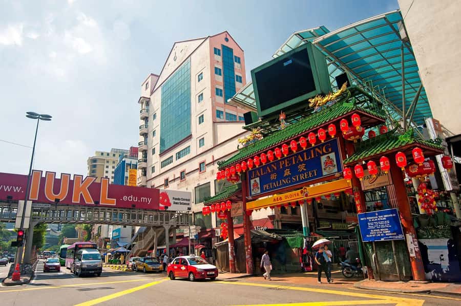 Kuala Lumpur: Evening Tour with Kuala Lumpur Tower Tickets - Chinatown stroll: market energy and temple lights