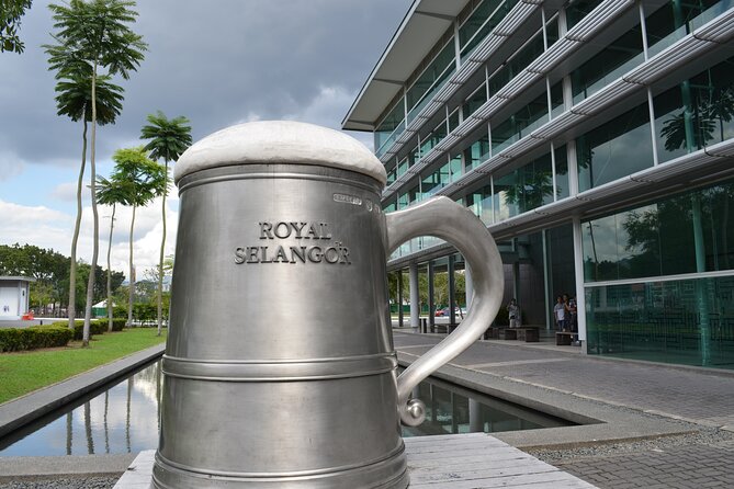 Kuala Lumpur Full Day City Tour with Petronas Twin Tower Tickets - Mosques and temples in one day: Masjid Negara, Jamek, and more