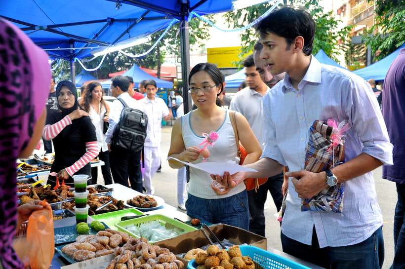 Kuala Lumpur: Half Day Local Food Walking Tour - Starting In The Central Market Area: Easy to Find, Easy to Start