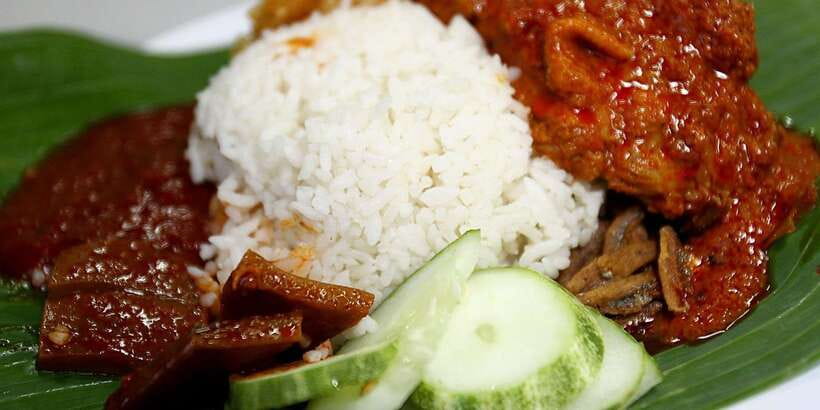 Kuala Lumpur: Half Day Local Food Walking Tour - Rail Time To Kampung Baru: A Quick Hop That Keeps It Fun