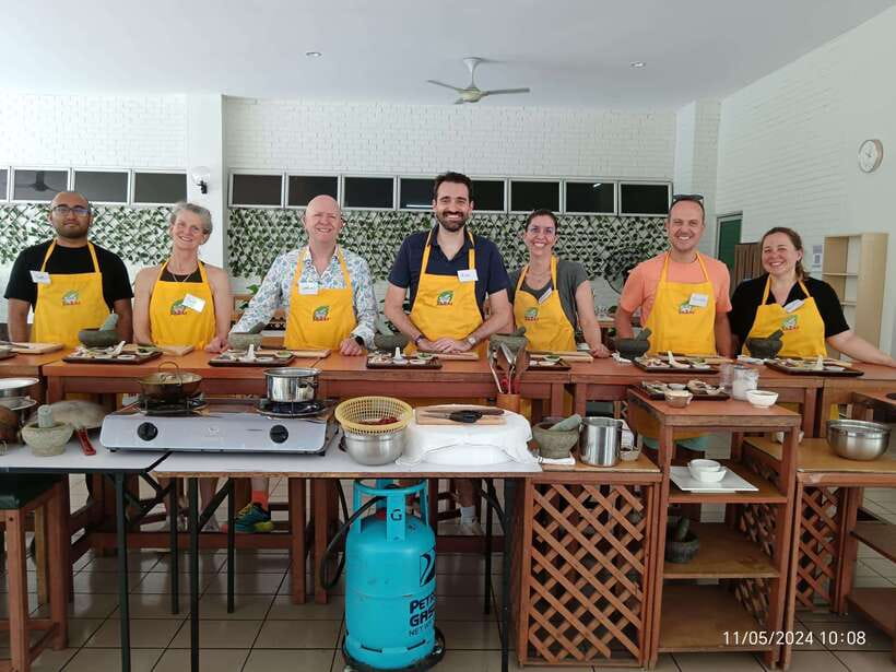 Kuala Lumpur: Malaysian Cooking Class with Market Tour - TTDI Wet Market: Your ingredient starter pack