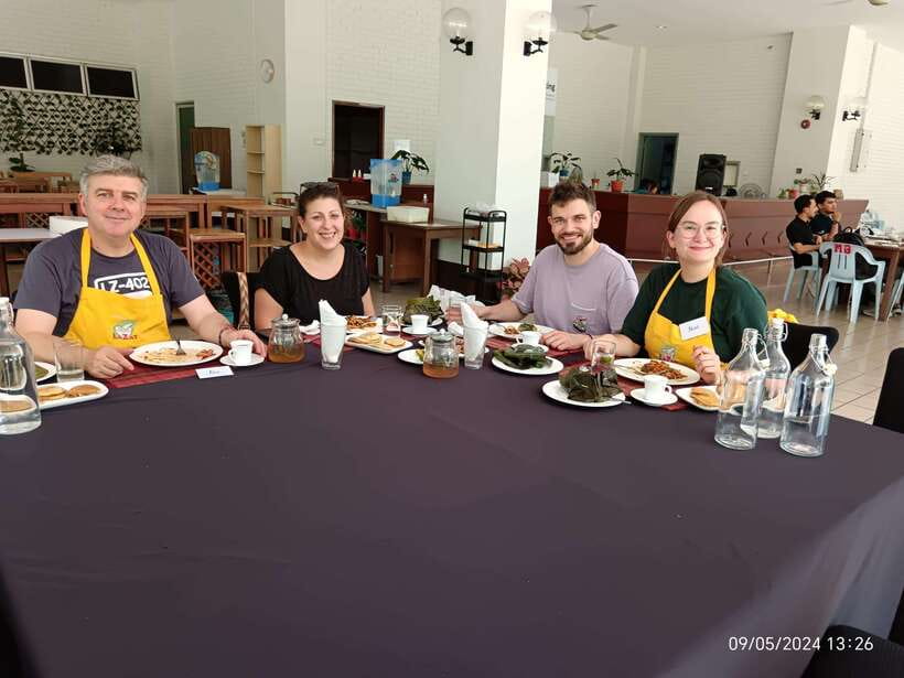 Kuala Lumpur: Malaysian Cooking Class with Market Tour - The 330-minute flow: from walk to lunch plate