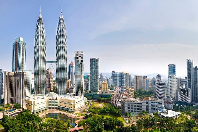 Kuala Lumpur Private City Highlights Tour - Istana Negara and the National Monument: royal residence meets wartime memory