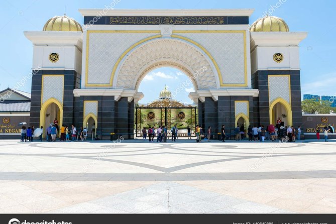 Kuala Lumpur Private City Highlights Tour - Thean Hou Temple at Robson Heights: the view is part of the story