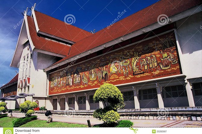 Kuala Lumpur Private City Highlights Tour - Petronas Twin Towers: photo-only stop, with optional tickets