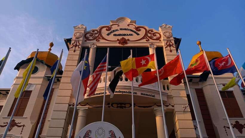 Kuala Lumpur: Private Malacca Night Tour w/Cruise & Trishaw - Independence Building areas, Straits-of-Malacca viewpoints, then into Chinatown