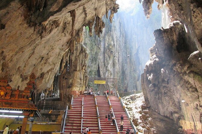 Kuala Lumpur Private Tour to Batu Caves Hotsprings And Waterfalls - What to pack and how to pace yourself
