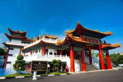 Kuala Lumpur: Temple & Shrine Private Half Day Tour - First Stop: Batu Caves and the 140-Foot Lord Murugan