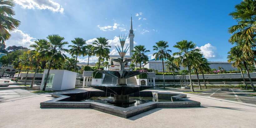Kuala Lumpur: Temple & Shrine Private Half Day Tour - Dress Codes, Rules, and Photo Reality at Places of Worship