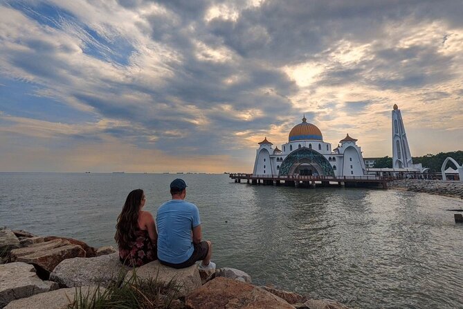Malacca's Famous Spots: Private Day Tour - Stop 7: E-BECA MELAKA Trishaw Ride Through Historic Streets