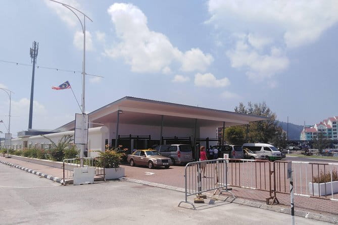 Marina Jetty Pangkor Laut or Lumut Jetty Transfer from Kuala Lumpur - The pickup in Kuala Lumpur: door-to-door, luggage-friendly, no guesswork