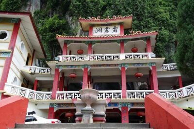 Orang Utan Island and Perak Tong Cave Temple Day Tour from Kuala Lumpur - Orang Utan Island: A Sanctuary Visit with Wildlife First