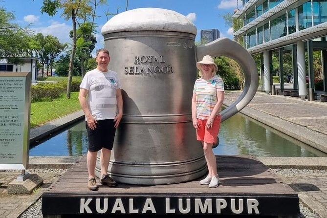 Perfect Day: Kuala Lumpur City, Batu Caves & Fireflies Tour - Masjid Negara and Thean Hou Temple: Two Architectural Styles, One City Mood