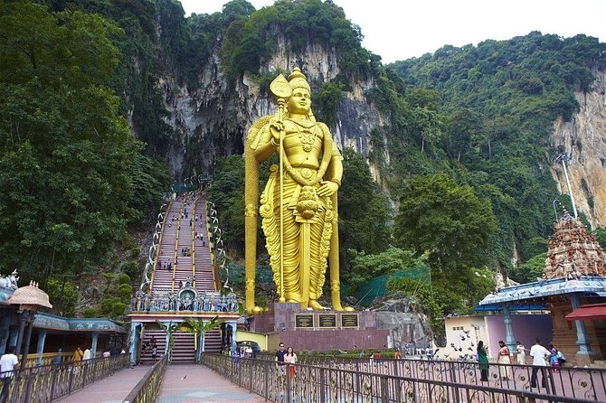 Private Full Day Kuala Lumpur City Tour with the Batu Caves - Istana Negara, Merdeka Square, and Thean Hou Temple: KL’s official faces