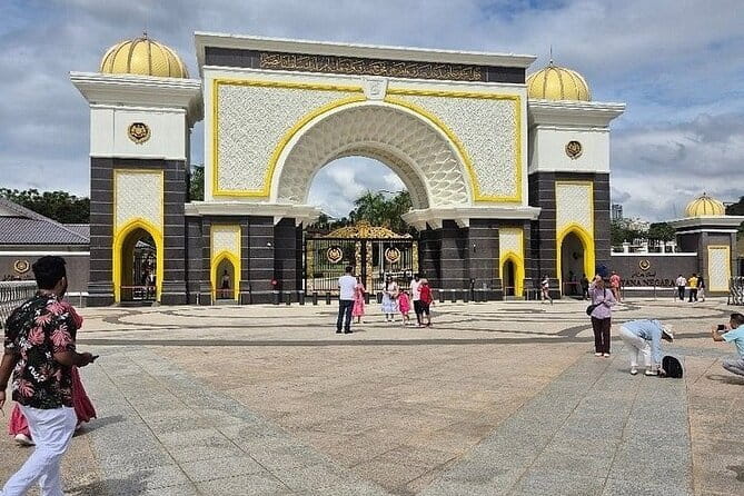 Private Half-Day Cultural Tour in Kuala Lumpur - Stop 3: Thean Hou Temple and the Chinese temple experience