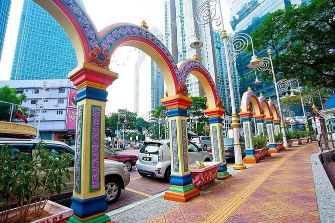 Private Half-Day Cultural Tour in Kuala Lumpur - Stop 1: Batu Caves and the Hindu shrines you can’t miss