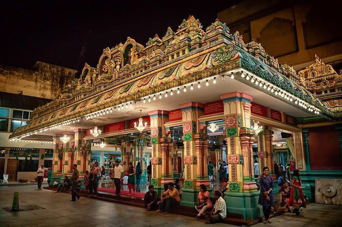 Private Night Tour : Kuala Lumpur Heritage Under The Lights - Sri Maha Mariamman Temple: opulence you can actually notice at night