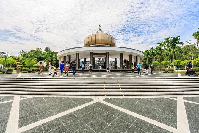 Private Shore Excursion from Klang Port to KL city tour - Batu Caves: limestone caves and cave temples (start strong)