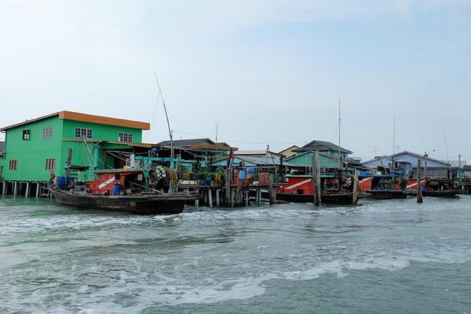Private Tour: Crab Island Sightseeing Boat Ride and Seafood Lunch - Price and value: does $125 per person make sense?