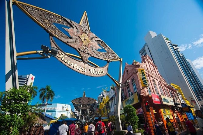 Private Tour: Half-Day Shopping and Market Exploration in Kuala Lumpur - Chinatown Stop: Food Stalls, Bargains, and a Quick Negotiate Lesson