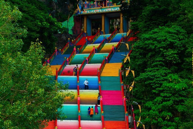 Putrajaya Tour From Kuala Lumpur Includes Batu Caves - Getting picked up from Kuala Lumpur and staying comfortable