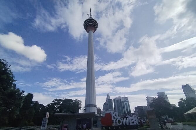 Putrajaya Tour From Kuala Lumpur Includes Batu Caves - Putrajaya Lake: the city’s man-made cooling system