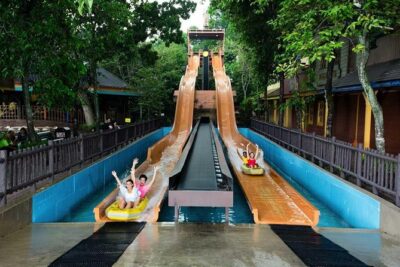 Sunway lagoon Theme Park - Getting dropped at Petaling Jaya and stepping into the main attractions