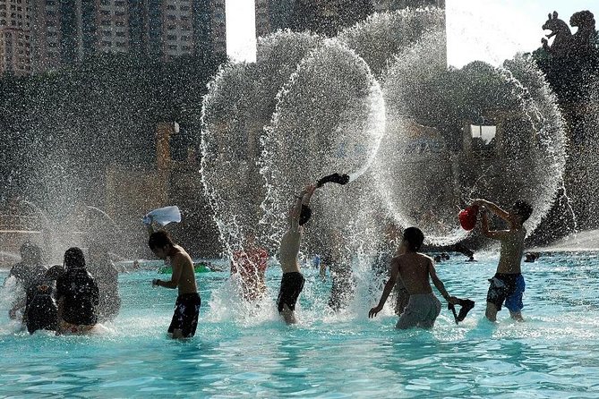 Sunway Lagoon Theme Park Day Trip from Kuala Lumpur - Petronas Twin Towers: A Useful KL Photo Moment Before the Park