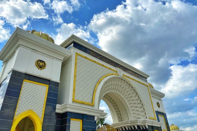 Transit Tour Private Tour (Ex Port Klang Cruise Centre/KLIA 1 &2) - The drive-first style: photo stops you can control