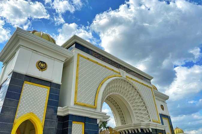 Transit Tour Private Tour (Ex Port Klang Cruise Centre/KLIA 1 &2) - Batu Caves and the 272-step view: the stop with real wow factor